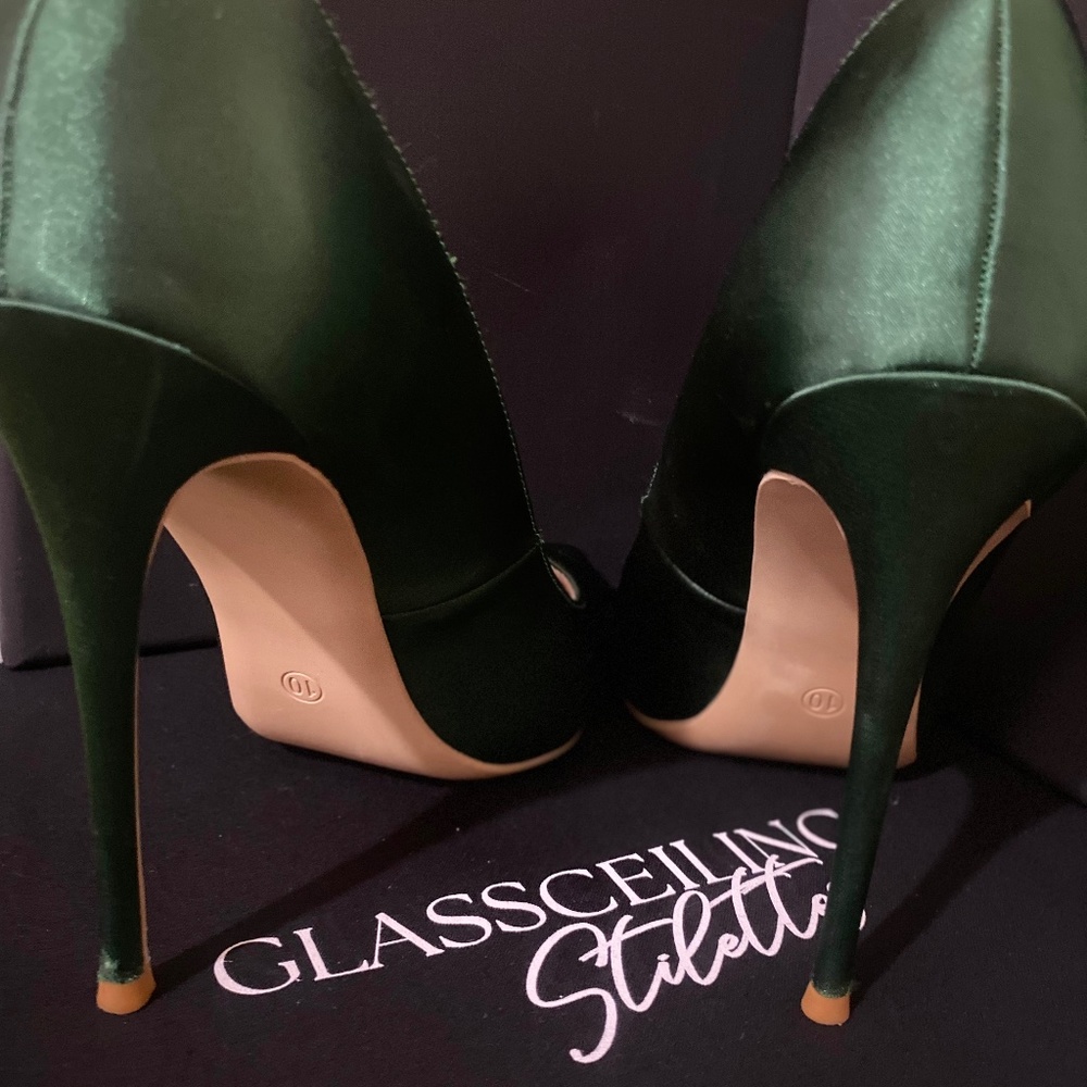 “Yucatán.” Stiletto